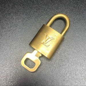 Authentic Louis Vuitton lock and key #318
